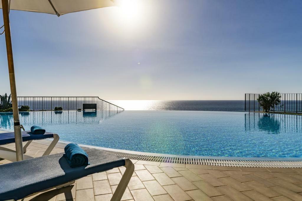 Formosa Infinity Pool Apartment Фуншал Екстериор снимка